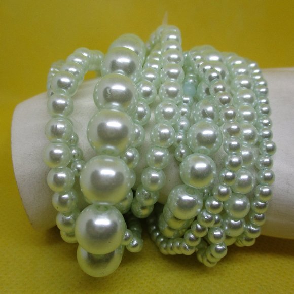 10 Piece Set PEARL BRACELETS Green Pearl Stretch Bracelet Set Various Size Pearl - Picture 1 of 8